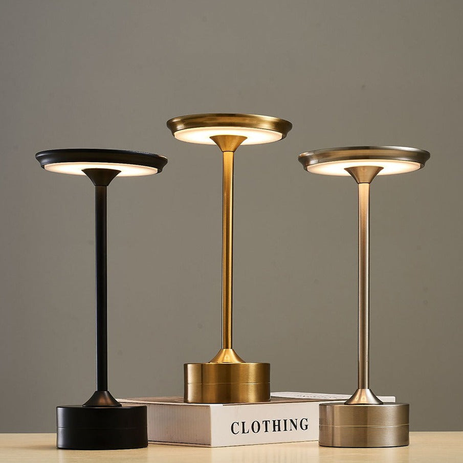 Luminária LED de Mesa Minimalista Moderna Ajustável Design Elegante Durável Economia Energia