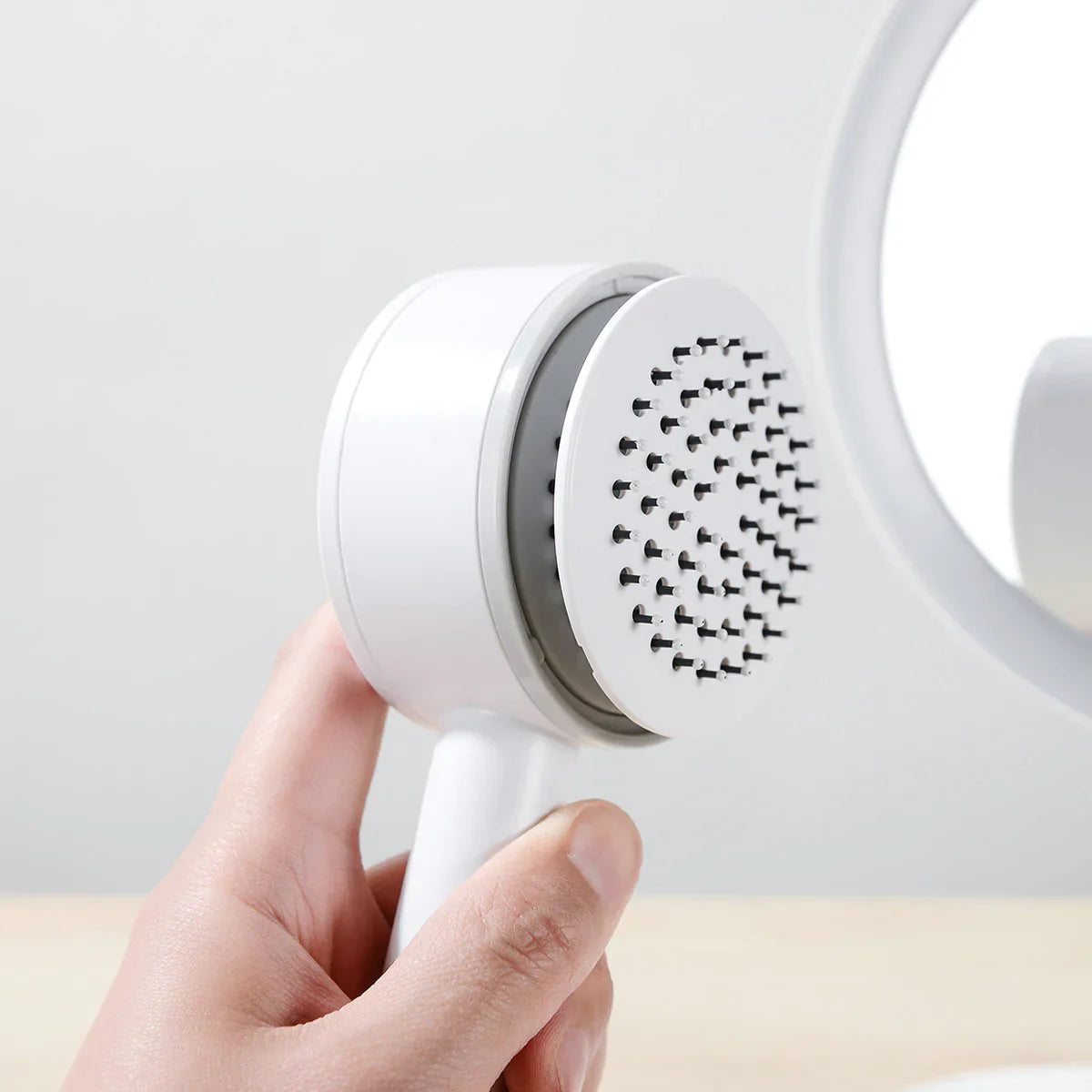 Escova de Cabelo Autolimpante Bellaflix: Massagem, Cerdas Macias, Anti-Frizz, Limpeza Rápida