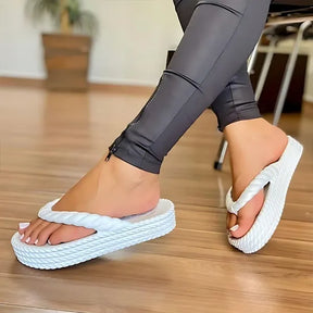 Chinelo Feminino Trançado Jasmine Branco: Conforto Supremo para seus Pés